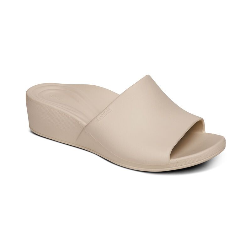 Aetrex | Women's Jamie Orthotic Wedge-Ivory | New Arrivals