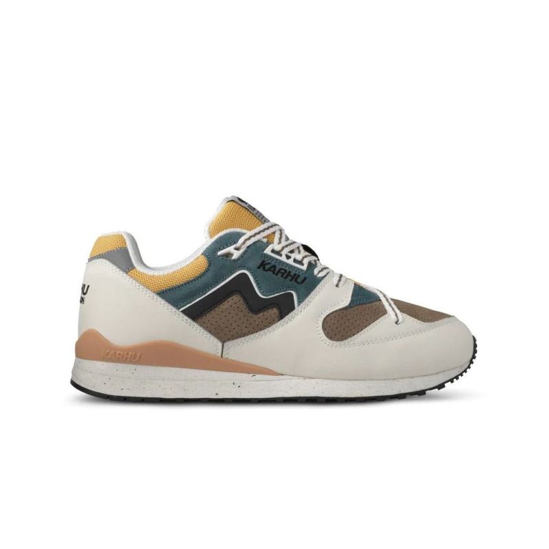 KARHU | WOMEN'S SYNCHRON CLASSIC-LILY WHITE / JET BLACK