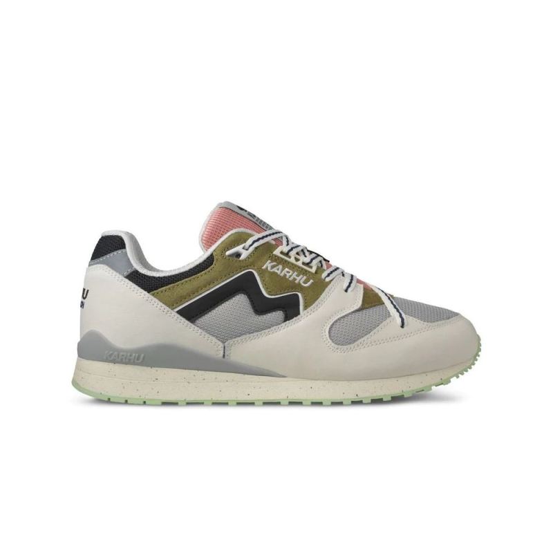 KARHU | WOMEN'S SYNCHRON CLASSIC-LILY WHITE / GREEN MOSS - Click Image to Close