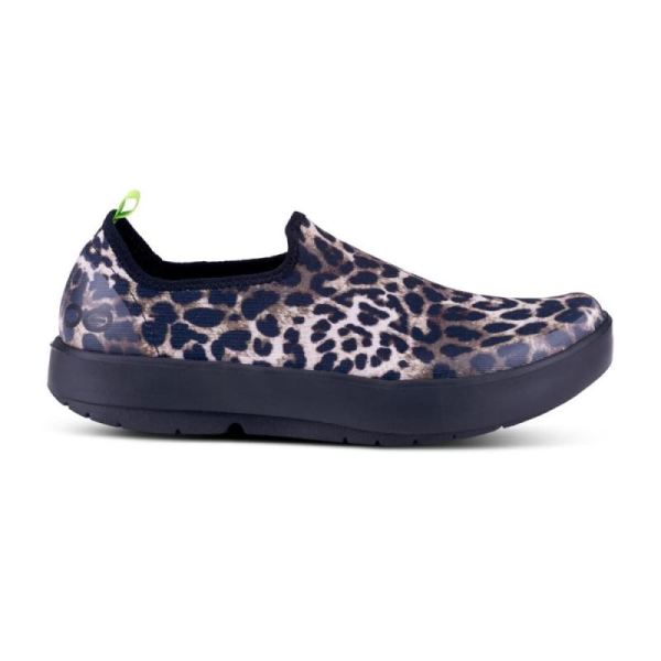 Oofos Shoes Women's OOmg eeZee Low Shoe - Cheetah - Click Image to Close