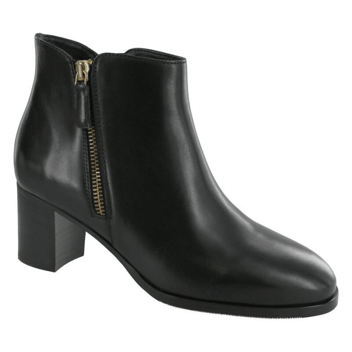 SAS Women's Delia Ankle Boot-Black