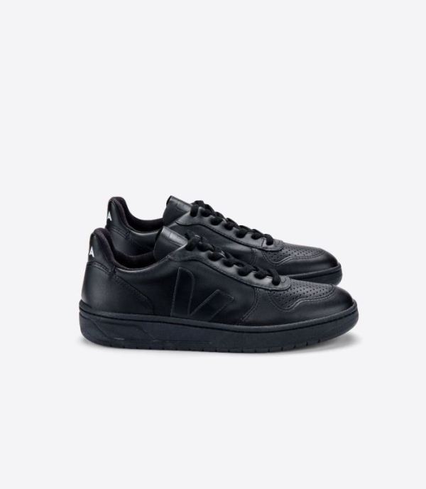 VEJA | MENS VSTORE V-10 ALL BLACK