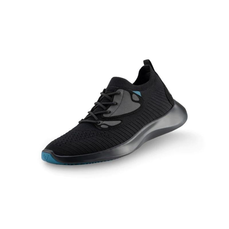 VESSI | WOMEN'S EVERYDAY MOVE-ONYX BLACK ON BLACK