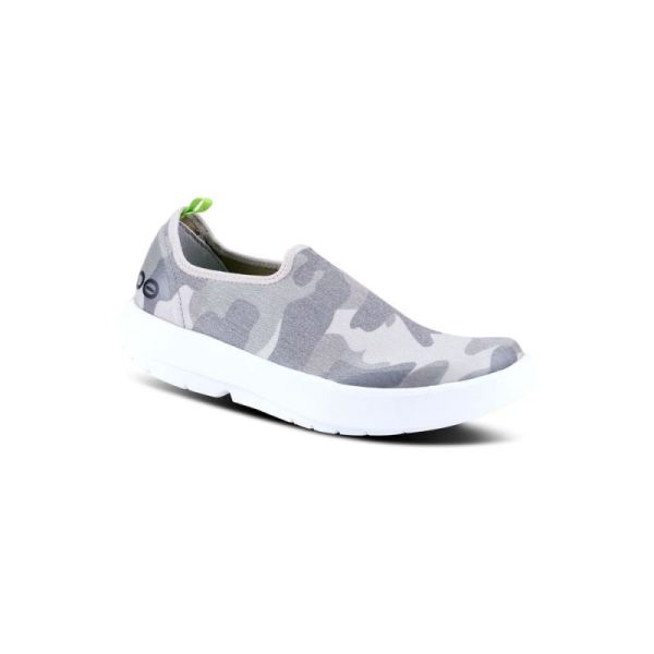 OOFOS SHOES WOMEN'S OOMG EEZEE LOW SHOE - GREEN CAMO